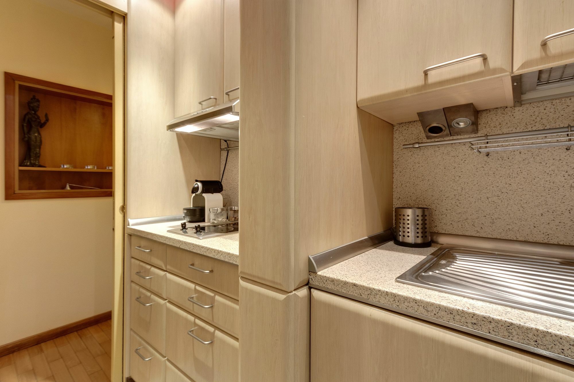 Sharing Apartment *