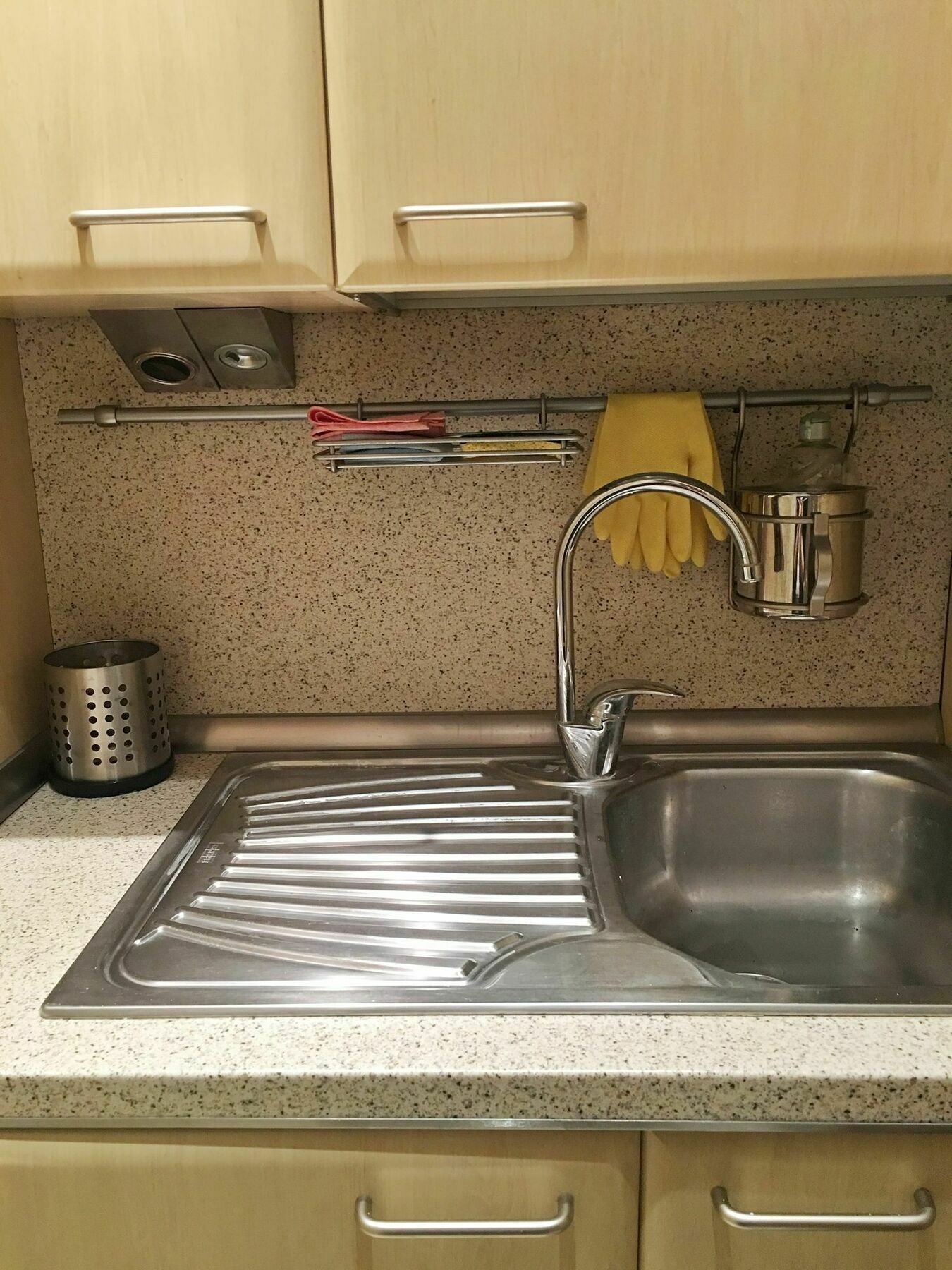 Sharing Apartment Rom